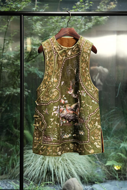 盛唐牡丹盛奢系列 | 真丝罗底香云纱手推绣马甲-绿色 商品图0