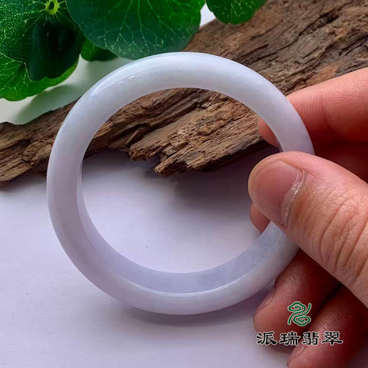 派瑞翡翠 翡翠手镯 糯种 浅绿 商品图3