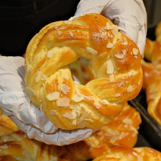 现烤面包—椰香花环 商品图1