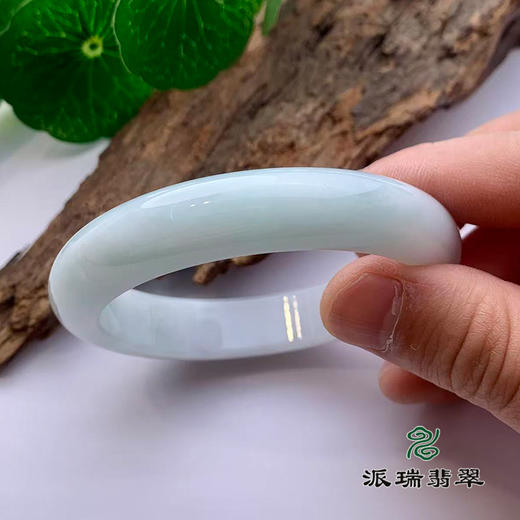 派瑞翡翠 翡翠手镯 糯种 浅绿 商品图3