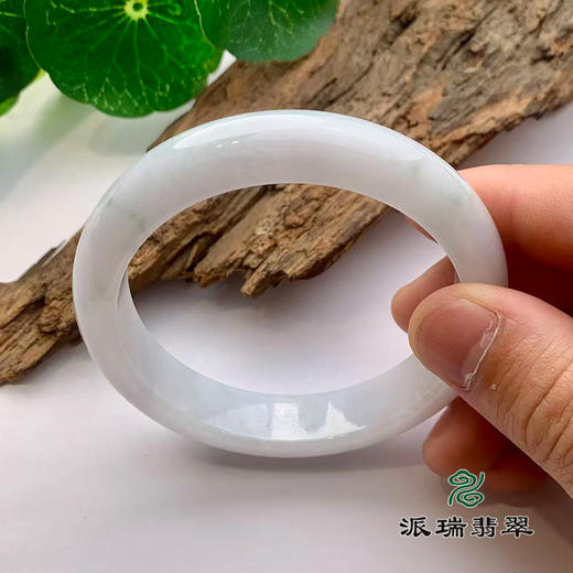 派瑞翡翠 翡翠手镯 糯种 浅绿 商品图3