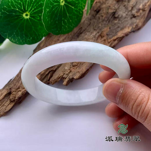 派瑞翡翠 翡翠手镯 糯种 浅绿 商品图1
