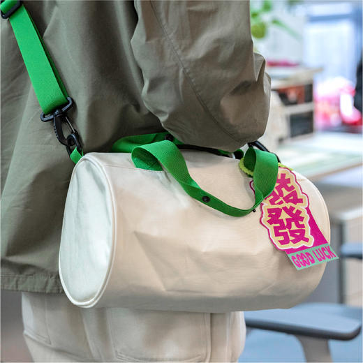 羽诗制造出品 陈鱼门 好运包揽经络拍印象宁波保温杯好运日历圆筒单肩斜挎包职场文创礼盒 商品图4