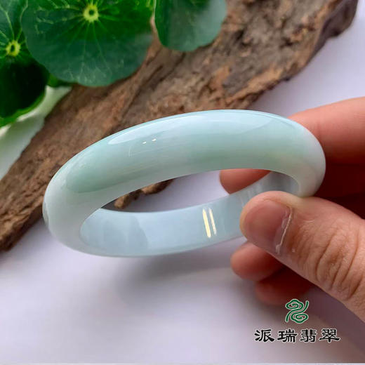 派瑞翡翠 翡翠手镯 糯种 浅绿 商品图2