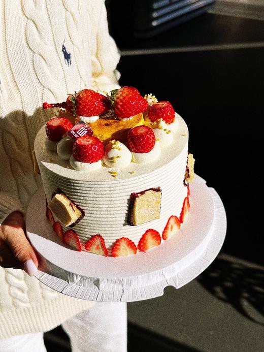 草莓奶皮子烧布蕾· 奶油蛋糕 商品图4