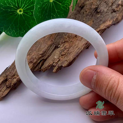 派瑞翡翠 翡翠手镯 糯种 浅绿 商品图3