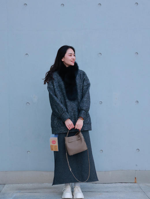 【抖音专属】上衣+半裙（24808108+25806192B-墨+皂） 商品图0