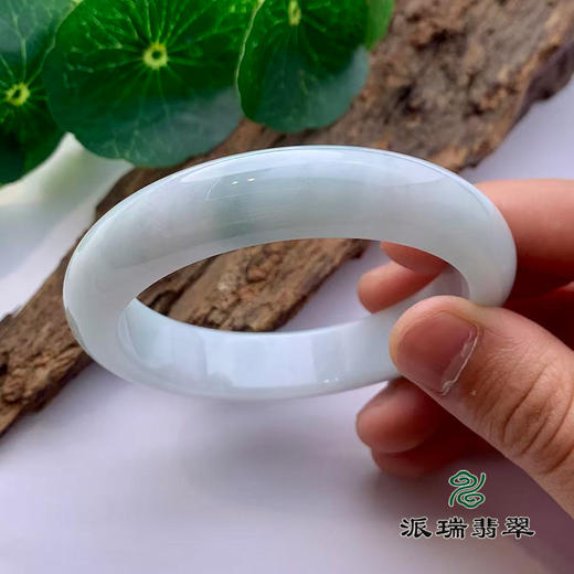 派瑞翡翠 翡翠手镯 糯种 浅绿 商品图1
