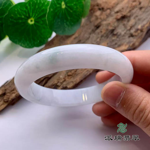 派瑞翡翠 翡翠手镯 糯种 浅绿 商品图2