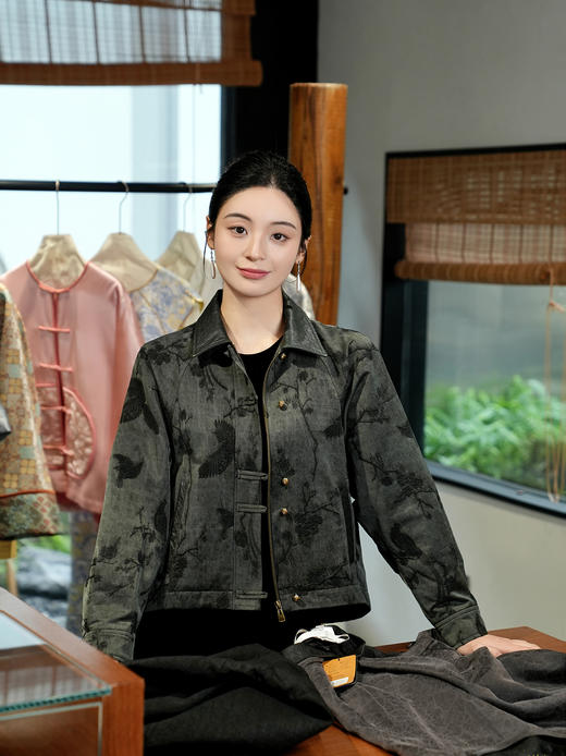 盛唐婧 | 轻奢时尚油丝香云纱拼皮夹克衫-蓝色 商品图0