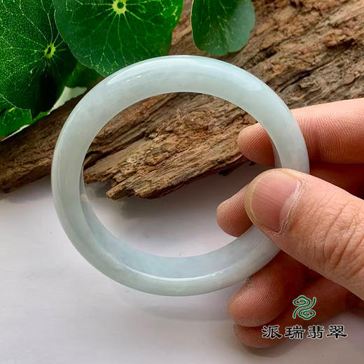 派瑞翡翠 翡翠手镯 糯种 浅绿 商品图1