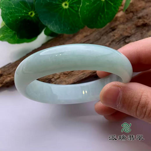 派瑞翡翠 翡翠手镯 糯种 浅绿 商品图3