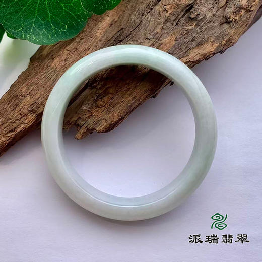 派瑞翡翠 翡翠手镯 糯种 浅绿 商品图2