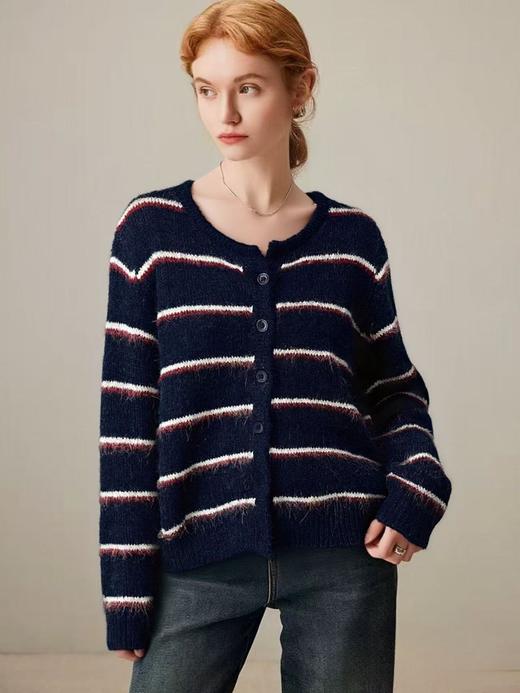 【韩系毛衣】2025 长毛高级感条纹短款宽松针织毛衣-喜出 商品图1