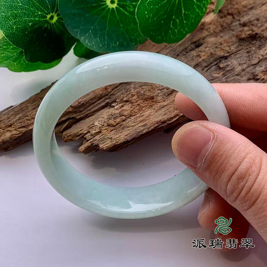 派瑞翡翠 翡翠手镯 糯种 浅绿 商品图1