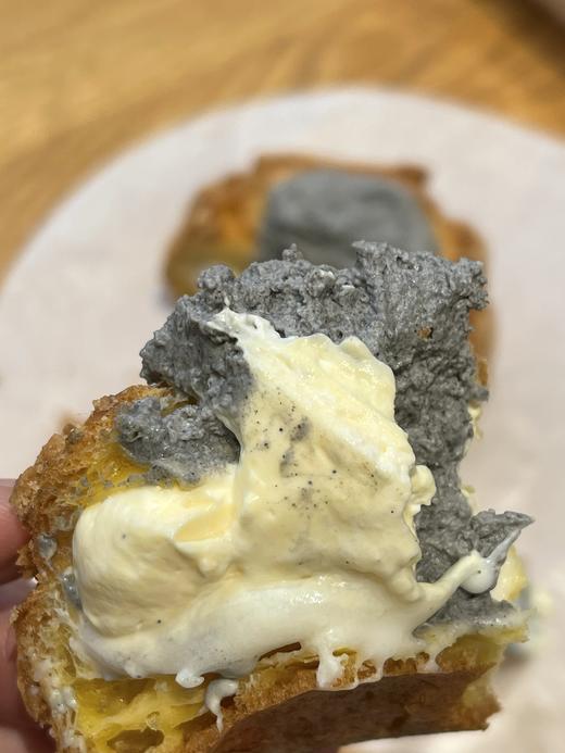 黑芝麻麻薯泡芙【中午12点左右出货】 商品图1