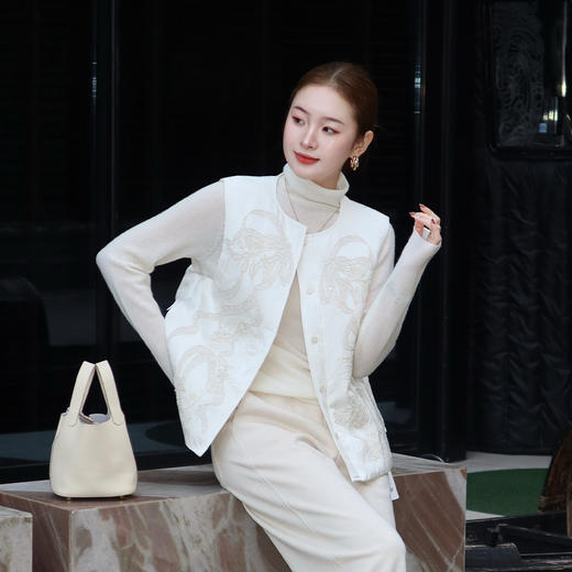 【不退不换】【部分现货】良木礼鹅绒国风马甲（D251101465） 商品图0