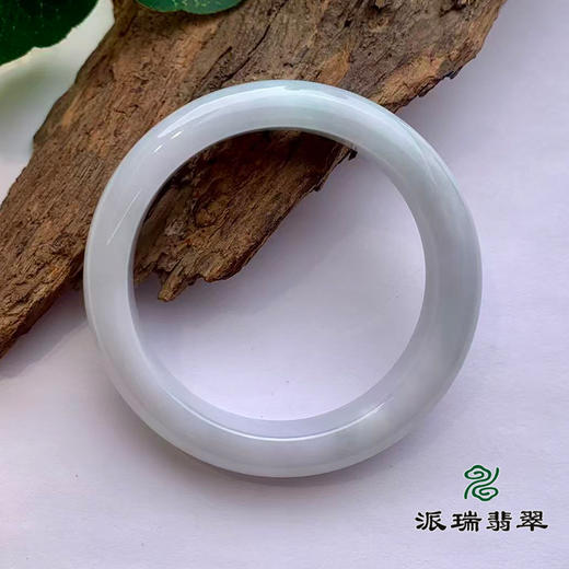 派瑞翡翠 翡翠手镯 糯种 浅绿色 商品图2