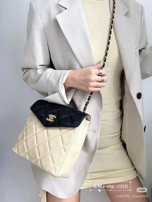 Chanel 中古 竖版方胖子 米白 棱格 羊皮 斜挎包 商品图1