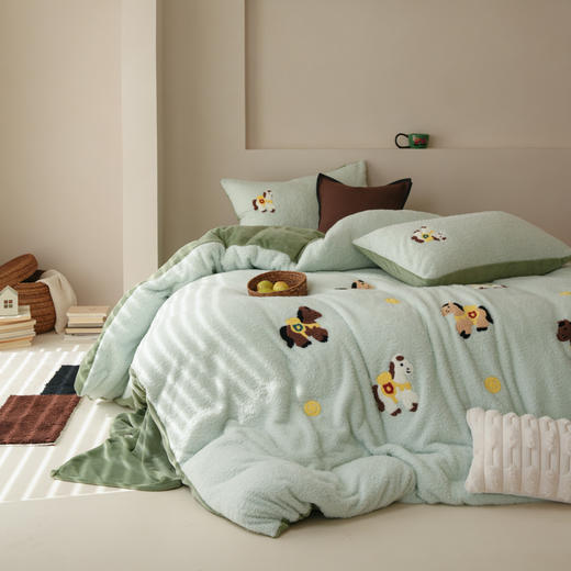 【换季出清】自然醒保暖舒适A版240g蚂蚁绒B版230g牛奶绒毛巾绣四件套HS 商品图3