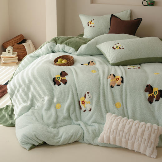 【换季出清】自然醒保暖舒适A版240g蚂蚁绒B版230g牛奶绒毛巾绣四件套HS 商品图0