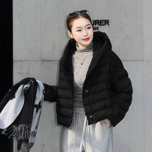 【特价不退换】【预售7天】良木礼短款连帽鹅绒服（D258352） 商品图1