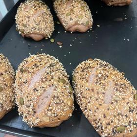 紫薯杂粮面包