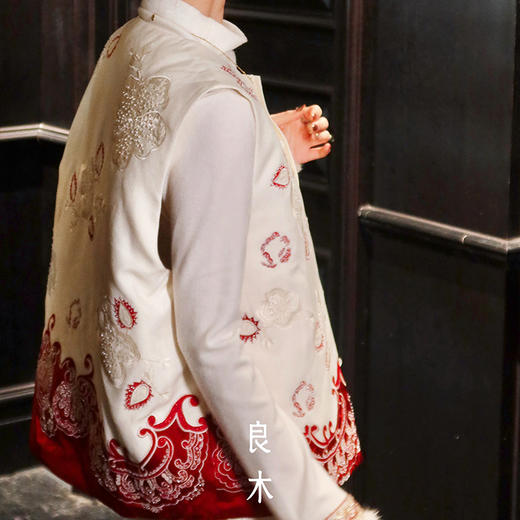 【特价不退换】良木礼鹅绒马甲（D251101463） 商品图3