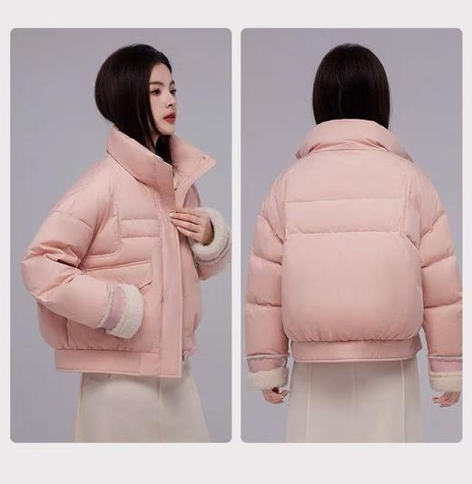 吊牌1719元【卡汶品牌】绒子含量90% 9042密实面料立领拼皮毛袖口短款羽绒服-喜出 商品图1