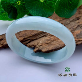 派瑞翡翠 翡翠手镯 糯种 浅绿色
