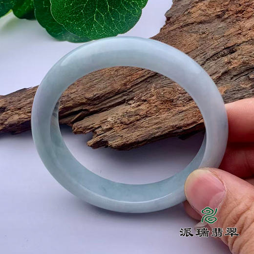 派瑞翡翠 翡翠手镯 糯种 浅绿色 商品图1