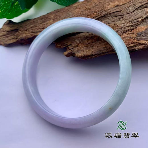 派瑞翡翠 翡翠手镯 糯种 浅绿色 商品图3
