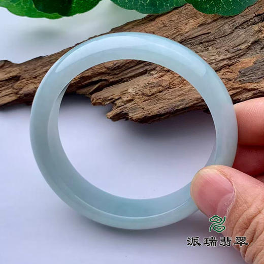 派瑞翡翠 翡翠手镯 糯种 浅绿色 商品图1