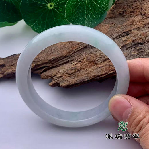 派瑞翡翠 翡翠手镯 糯种 浅绿色 商品图1