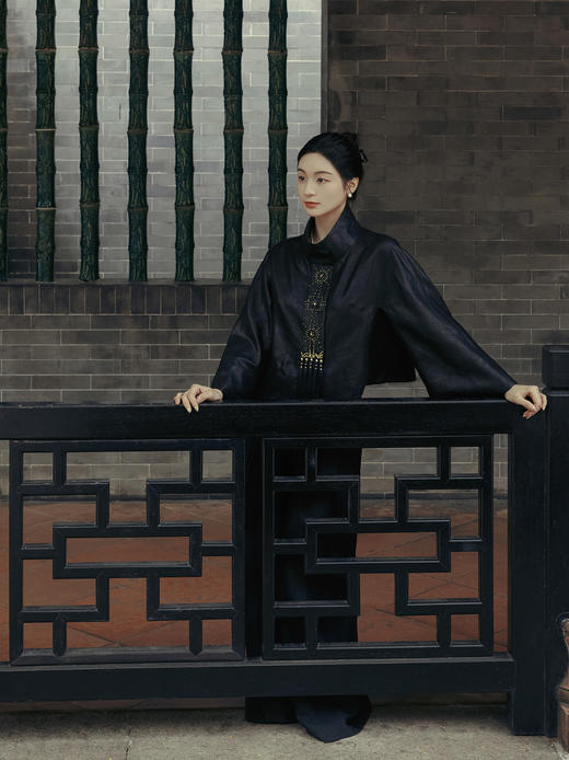 盛唐婧 | 本色行云重磅真丝香云纱立领钉珠小外套 商品图9