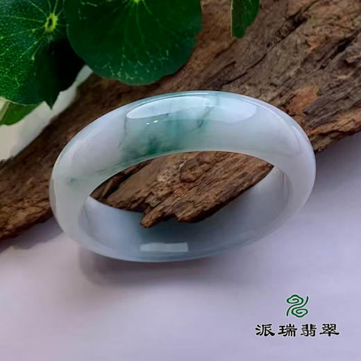 派瑞翡翠 翡翠手镯 糯种 浅绿色 商品图0
