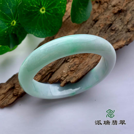 派瑞翡翠 翡翠手镯 糯种 浅绿色 商品图0