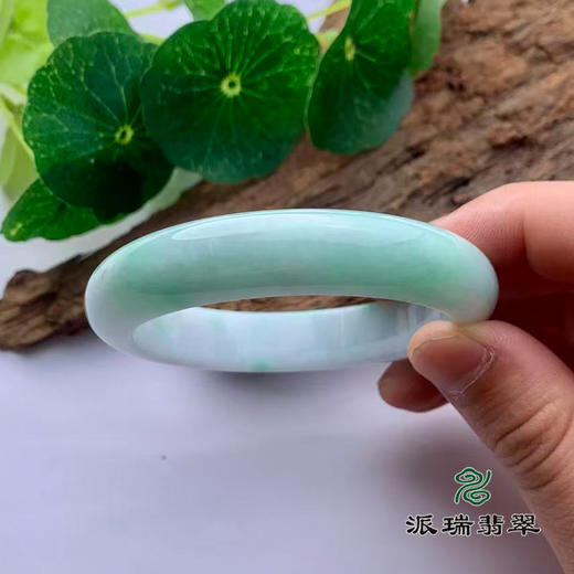 派瑞翡翠 翡翠手镯 糯种 浅绿色 商品图2