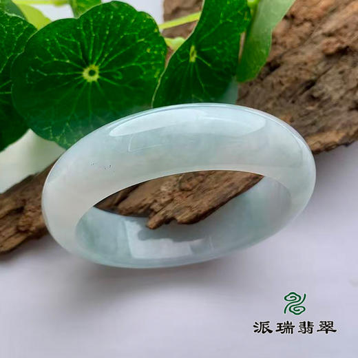派瑞翡翠 翡翠手镯 糯种 浅绿色 商品图0