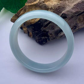 派瑞翡翠 翡翠手镯 糯冰种 浅绿色