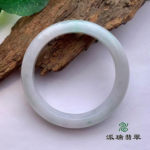 派瑞翡翠 翡翠手镯 糯种 浅绿色 商品图1