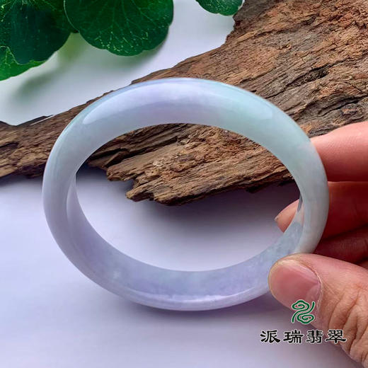 派瑞翡翠 翡翠手镯 糯种 浅绿色 商品图2
