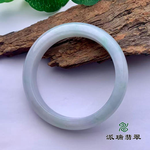 派瑞翡翠 翡翠手镯 糯种 浅绿色 商品图2