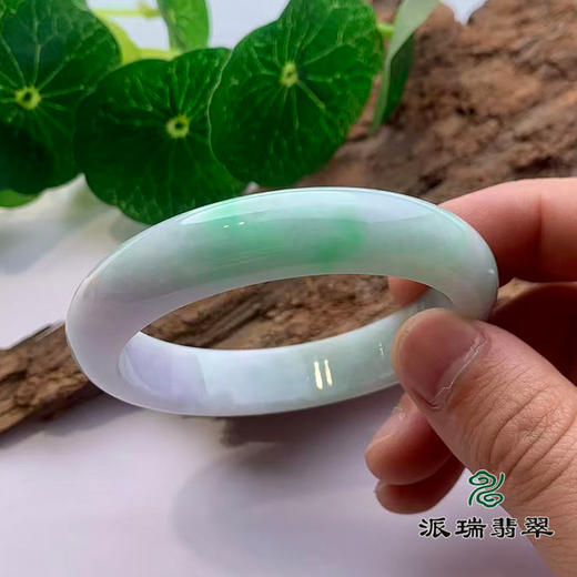 派瑞翡翠 翡翠手镯 糯种 浅绿色 商品图3