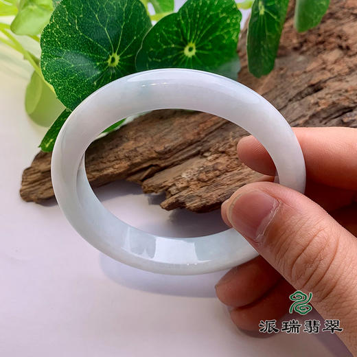 派瑞翡翠 翡翠手镯 糯种 浅绿色 商品图1