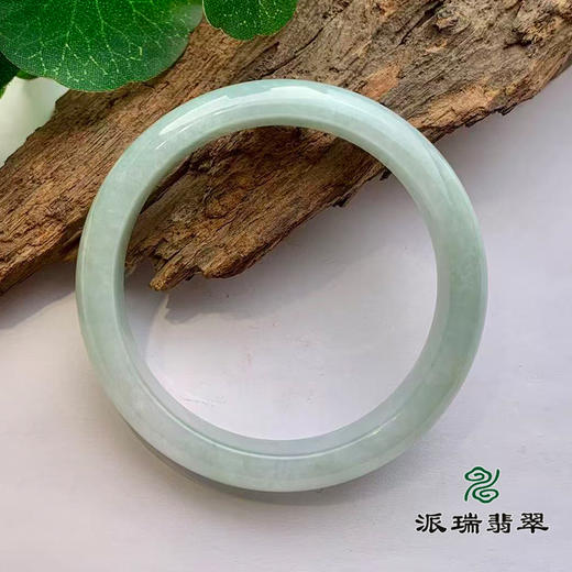 派瑞翡翠 翡翠手镯 糯种 浅绿色 商品图2