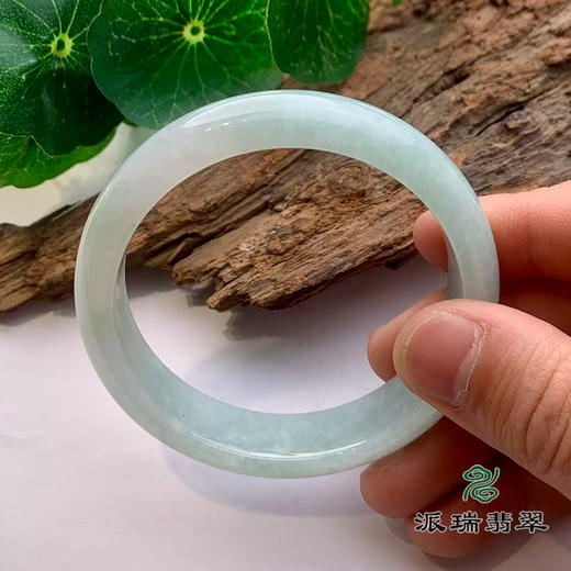 派瑞翡翠 翡翠手镯 糯种 浅绿色 商品图1