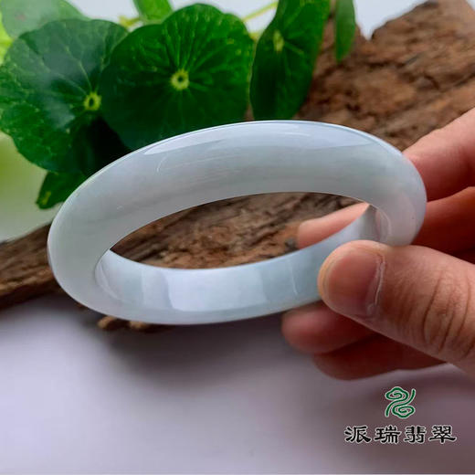 派瑞翡翠 翡翠手镯 糯种 浅绿色 商品图2