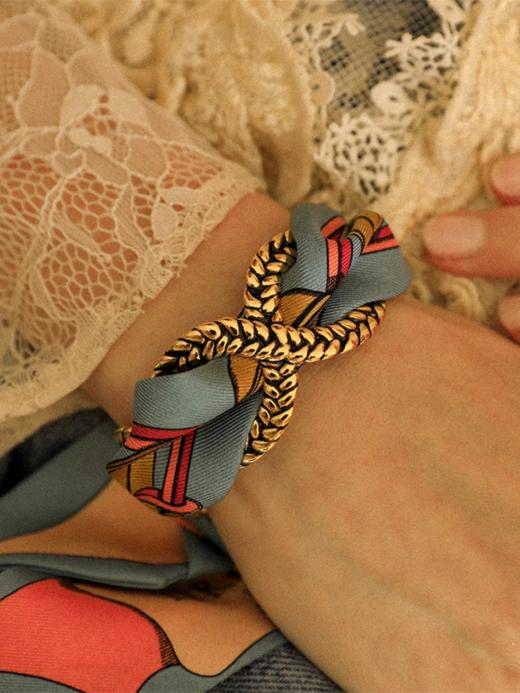 订购8周到｜AN-NEE-TRESSE-镂空编织 蓝色海盗 4cm 丝巾手镯［法国设计师］ 商品图0