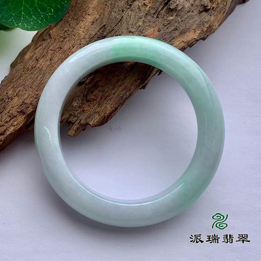 派瑞翡翠 翡翠手镯 糯种 浅绿色 商品图1